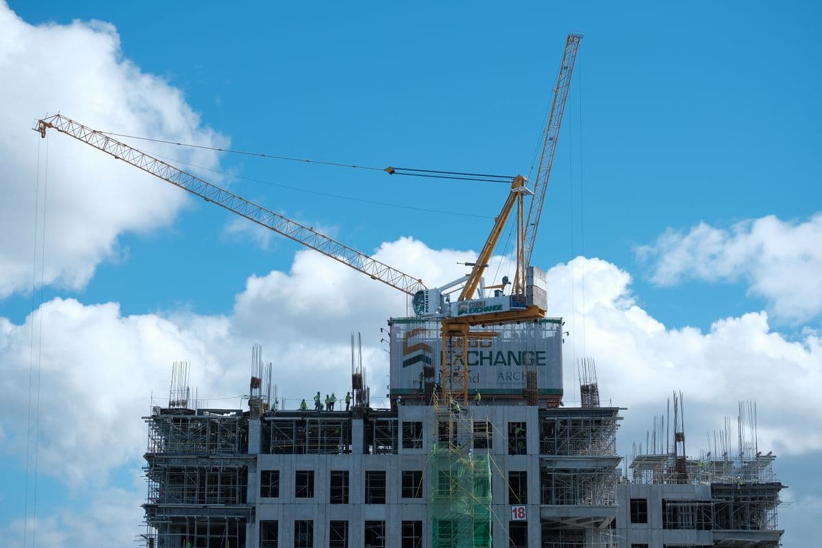 What Is Pre-Selling? An Honest Look at the Risks and Rewards for Filipino Buyers